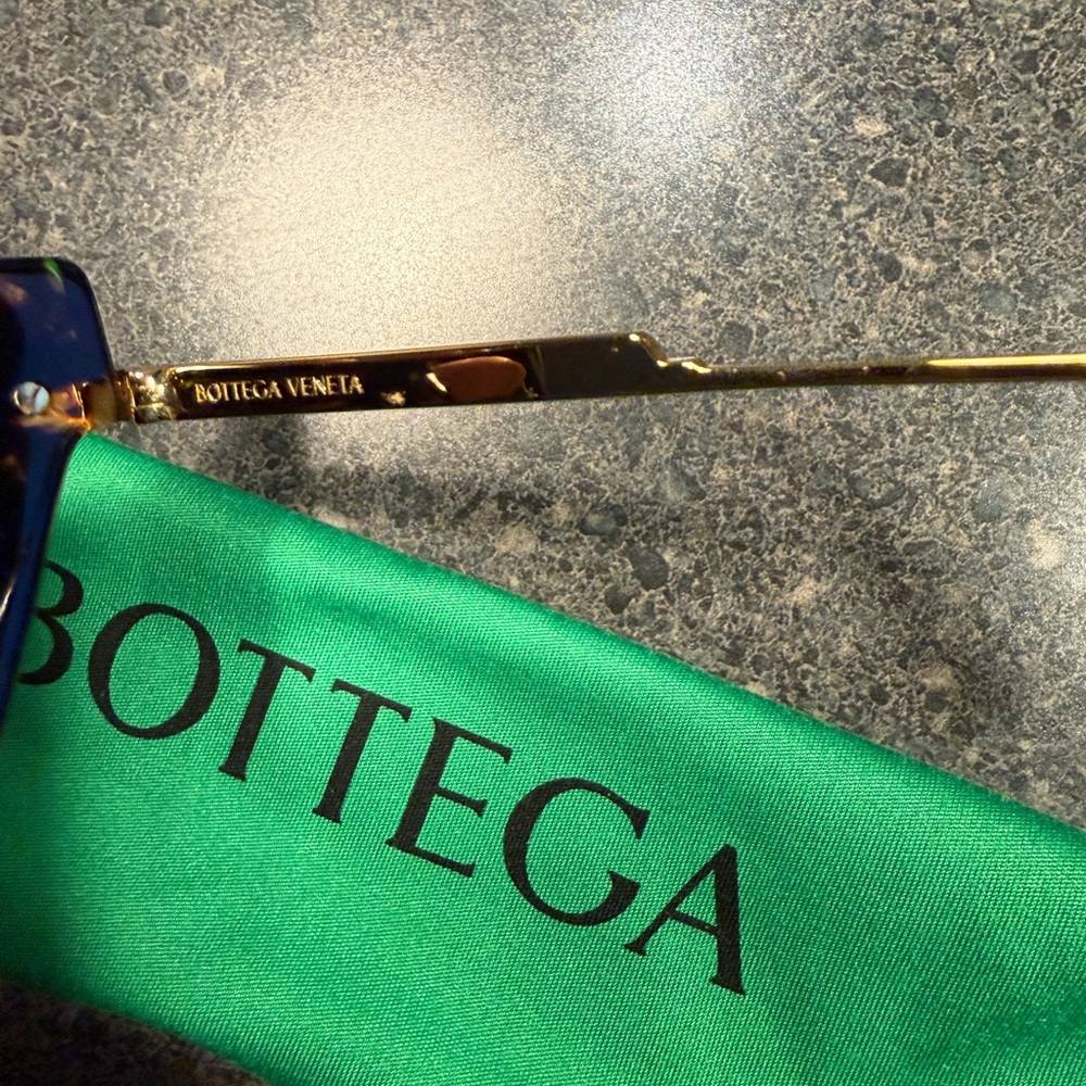 Bottega Veneta BV1241S Sunglasses - Picture 7 of 11